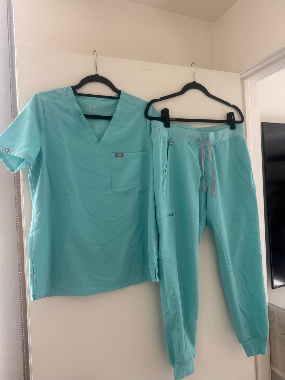 Figs Catarina top and Zamora joggers in sea glass